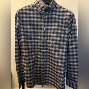 NWT Vineyard Vines men’s performance button down navy blue shirt size small $128